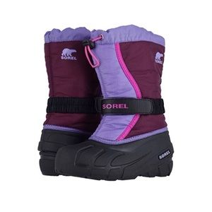 Sorel BNWT Flurry Boot Youth Sz
6 (women’s 7-1/2)